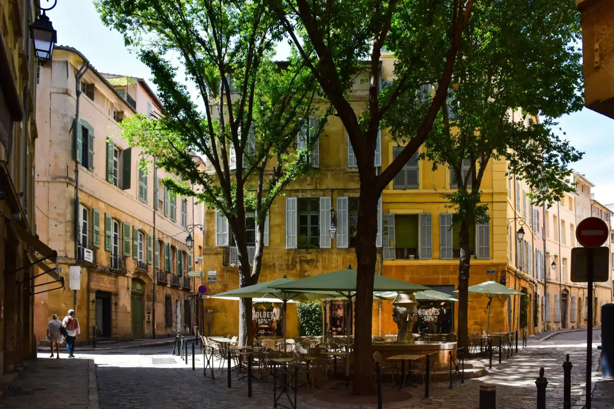 Le Pays d’Aix & le Luberon : art de vivre provençal